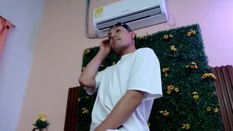 Snapshot of angel666smit chatting on November 1, 6:29 pm angel online show from November 1, 6:29 pm