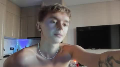 angel_andreww online show from June 22, 10:55 am