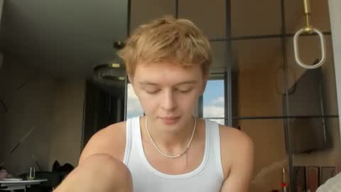 angel_andreww online show from June 30, 12:37 pm