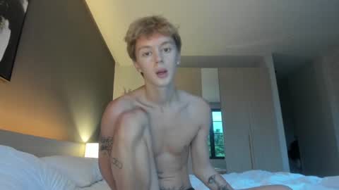 angel_andreww online show from July 30, 11:44 am