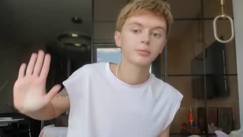angel_andreww online show from June 29, 10:48 am