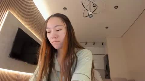 Luluu Chu  online show from July 28, 1:32 pm