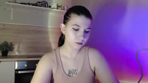 Snapshot of angel_gelya chatting on October 17, 3:05 pm Angel online show from October 17, 3:05 pm