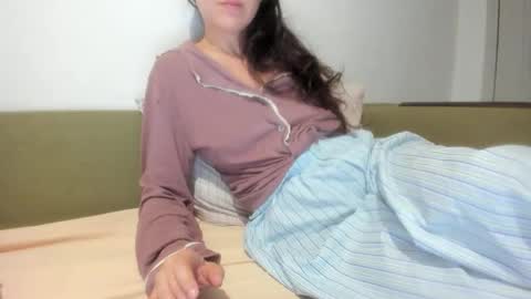 angel_lee__ online show from December 5, 3:54 pm
