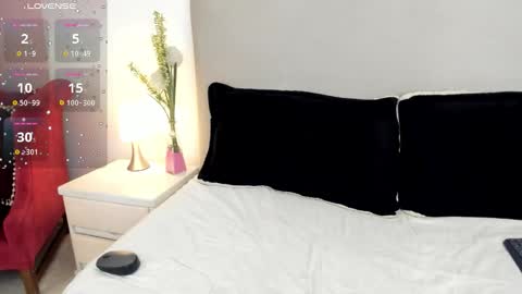 angel_velvet_ online show from November 14, 11:23 am