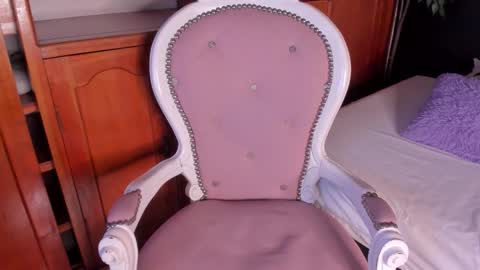 Snapshot of angela_boobies chatting on September 28, 2:26 pm angela_boobies online show from September 28, 2:26 pm