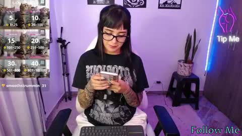 Snapshot of angela_lauren chatting on February 13, 11:58 pm Angela online show from February 13, 11:58 pm