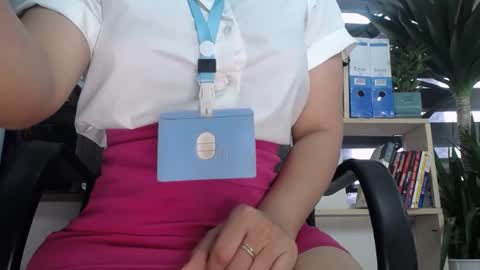 angela_my online show from July 8, 7:34 am