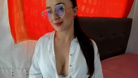Snapshot of angela_nix chatting on October 15, 3:13 pm angela_nix online show from October 15, 3:13 pm