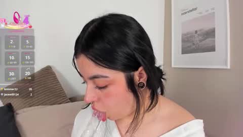 Snapshot of angelaa_smith chatting on October 16, 4:01 am Angela online show from October 16, 4:01 am