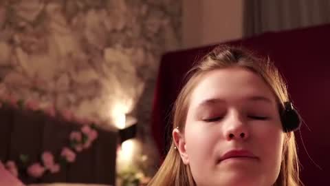 Mary online show from July 10, 12:54 pm