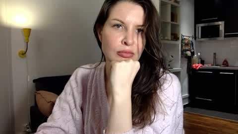 Angela online show from January 14, 9:45 pm