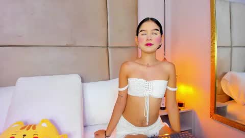 angelag_ online show from July 2, 3:55 am
