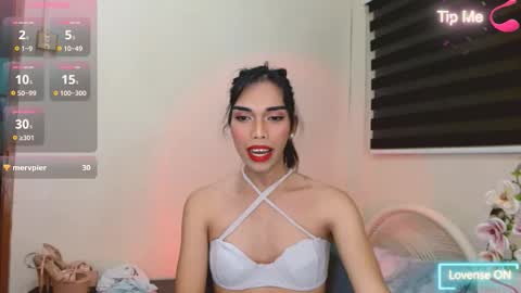 SENORITA online show from December 18, 3:51 pm