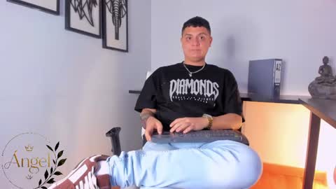 angelblue   online show from July 28, 9:14 pm