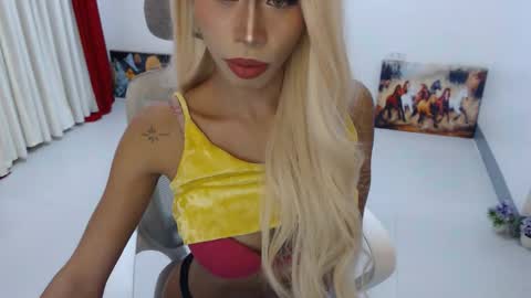 DIVINE ANGEL online show from September 26, 9:50 am