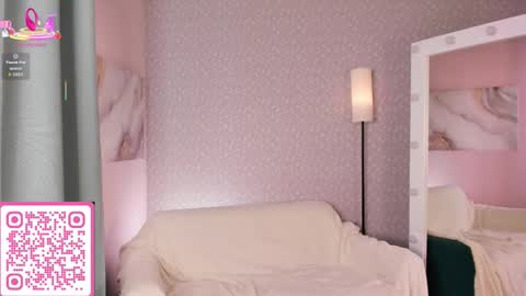 Emma online show from October 3, 2:21 am