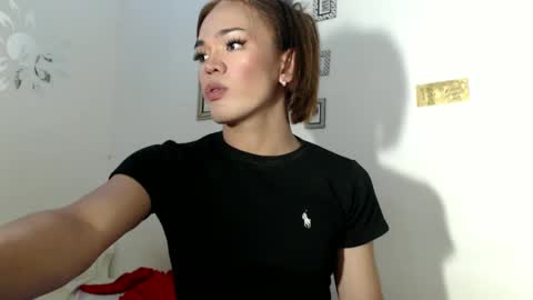 Yhanna online show from December 11, 10:58 am