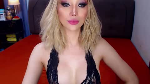 MS. AMALIA online show from December 4, 8:03 am