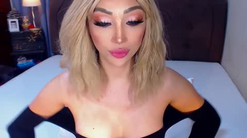 MS. AMALIA online show from February 26, 9:34 am