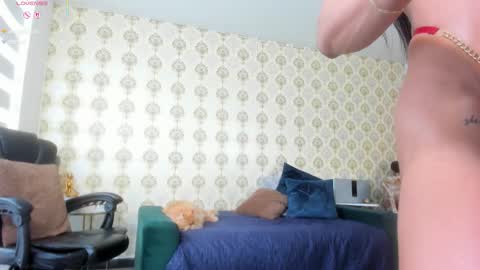 Snapshot of angelina_class_7 chatting on October 23, 3:35 pm angelina_class_7 online show from October 23, 3:35 pm