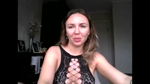 angelinalove28 online show from October 13, 6:26 am