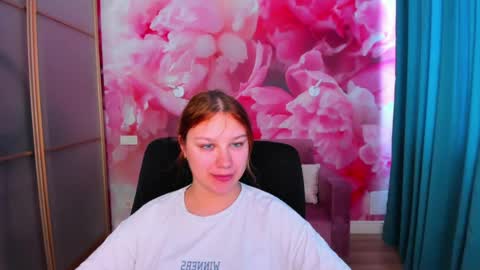 AngelinaLow online show from May 15, 11:29 am