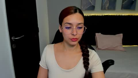 angeline_davies online show from February 5, 4:16 am