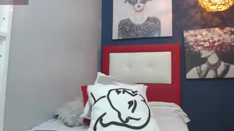 Snapshot of angelitawild_ chatting on January 30, 1:11 am angel online show from January 30, 1:11 am