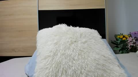 KrystyYo online show from September 14, 4:37 am