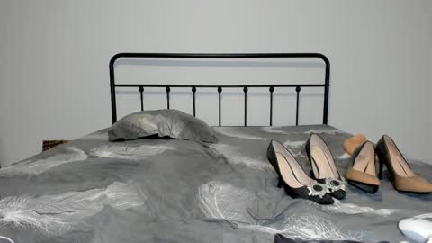 Anne online show from February 11, 9:51 pm