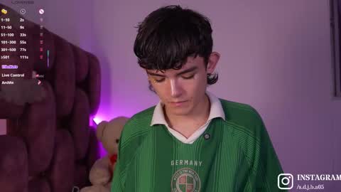 Angelo I work from home this is my room  online show from March 30, 3:28 am