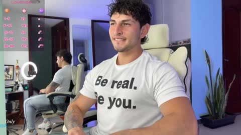 Snapshot of angeloferro1 chatting on January 20, 1:39 am Angelo Ferro online show from January 20, 1:39 am