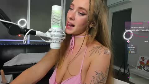 Angel online show from December 11, 11:43 pm