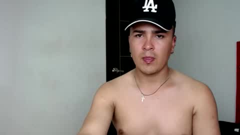 Snapshot of angels_0001 chatting on February 6, 8:45 pm angels_0001 online show from February 6, 8:45 pm