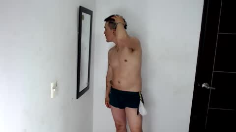 Snapshot of angels_0001 chatting on March 5, 3:18 pm angels_0001 online show from March 5, 3:18 pm