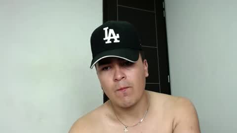 Snapshot of angels_0001 chatting on February 17, 7:12 pm angels_0001 online show from February 17, 7:12 pm