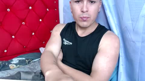 Snapshot of angels_0001 chatting on December 11, 6:14 am angels_0001 online show from December 11, 6:14 am