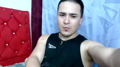 Snapshot of angels_0001 chatting on January 16, 10:10 am angels_0001 online show from January 16, 10:10 am