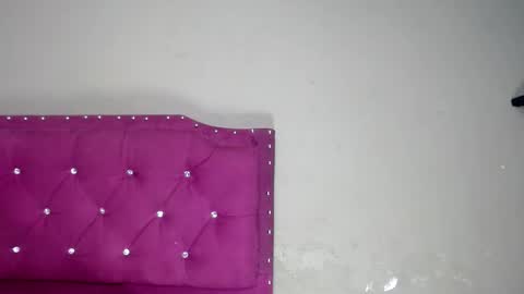 Snapshot of angels_0001 chatting on October 9, 5:57 am angels_0001 online show from October 9, 5:57 am