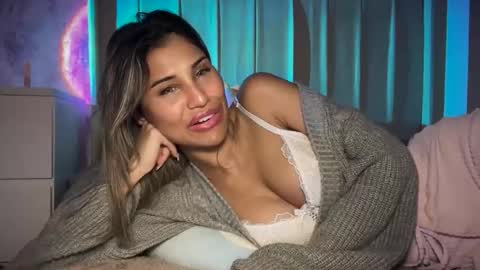 anisha online show from January 19, 10:25 am