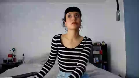 Snapshot of anika_lowen chatting on February 19, 8:41 pm Anika And Lowen Your Thumbs Up Are Super Important For Us online show from February 19, 8:41 pm