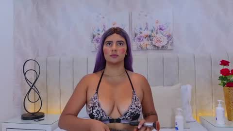 Dania Lpez online show from July 29, 12:27 pm
