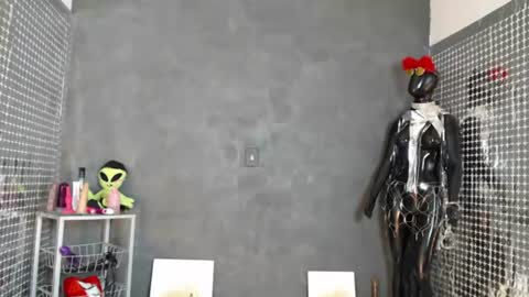 Hello My name is NaiaraPv is OPEN online show from June 11, 12:32 am