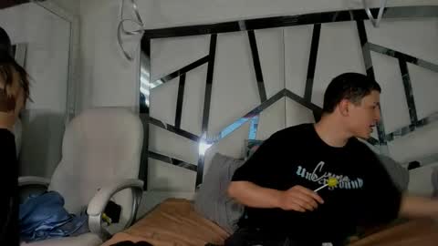 ANGEL AND TEFY online show from April 5, 9:01 pm