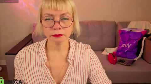 ann_annise online show from March 26, 9:03 am