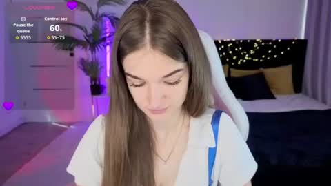 ann_woood online show from July 28, 3:32 pm