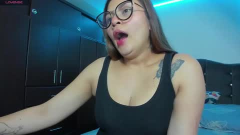 Anna online show from March 18, 6:14 pm