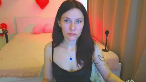 annaabels online show from February 13, 9:23 am