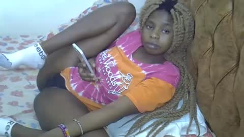 Snapshot of annabellapretty chatting on October 2, 9:02 pm annabellapretty online show from October 2, 9:02 pm